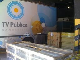 The packaging with the liquid-cooler pipes and other parts/boxes, when they arrived to Canal 7