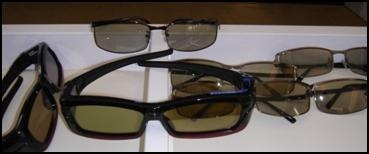 LD Display comparing active-shutter glasses with polarized glasses